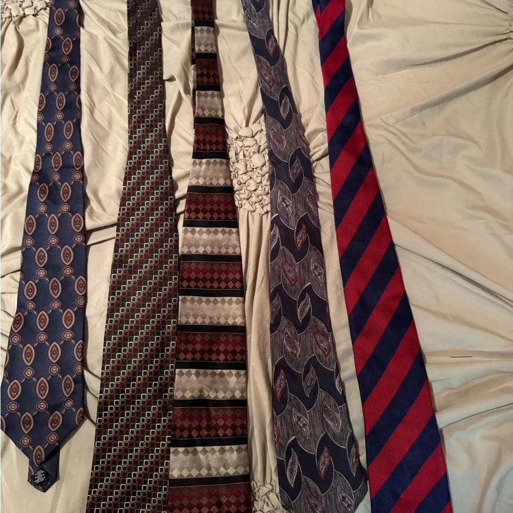 Assorted Patterned Ties Collection - Picture 4 of 16